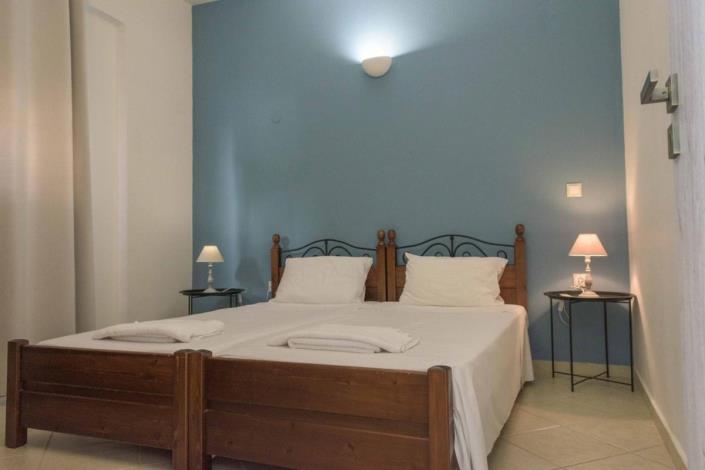 Image No.11-6 Bed Hotel for sale