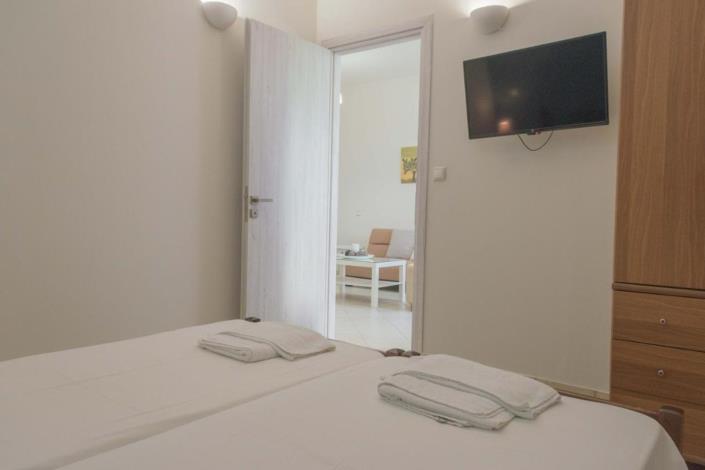 Image No.12-6 Bed Hotel for sale