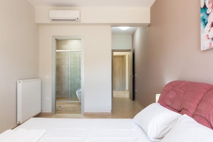 Image No.30-5 Bed Villa / Detached for sale