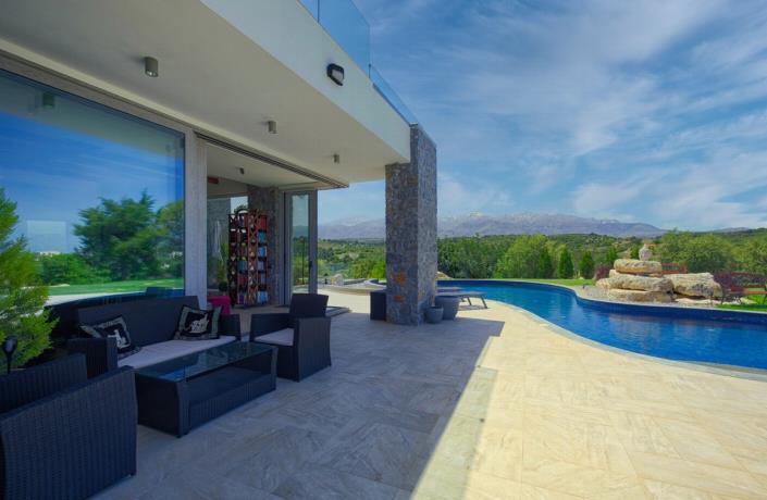 Image No.23-5 Bed Villa / Detached for sale