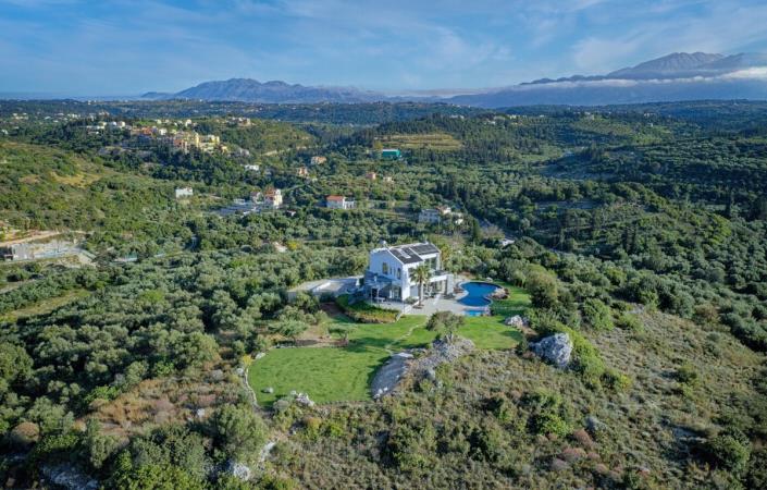 Image No.50-5 Bed Villa / Detached for sale