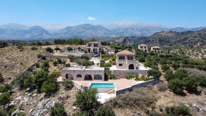 Image No.2-6 Bed Villa / Detached for sale