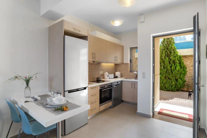 Image No.8-2 Bed Maisonette for sale