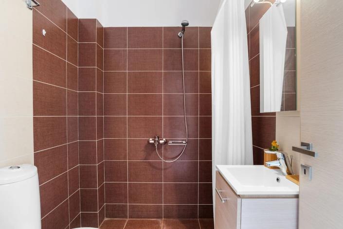 Image No.28-2 Bed Maisonette for sale