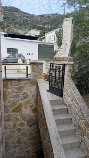 Image No.24-3 Bed House for sale