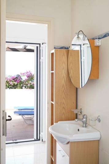 Image No.26-2 Bed Maisonette for sale