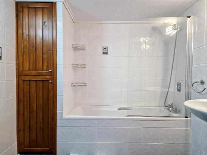 Image No.19-4 Bed Village House for sale