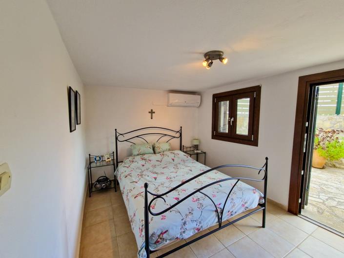 Image No.21-4 Bed Village House for sale