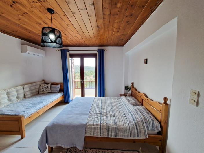 Image No.30-4 Bed Village House for sale