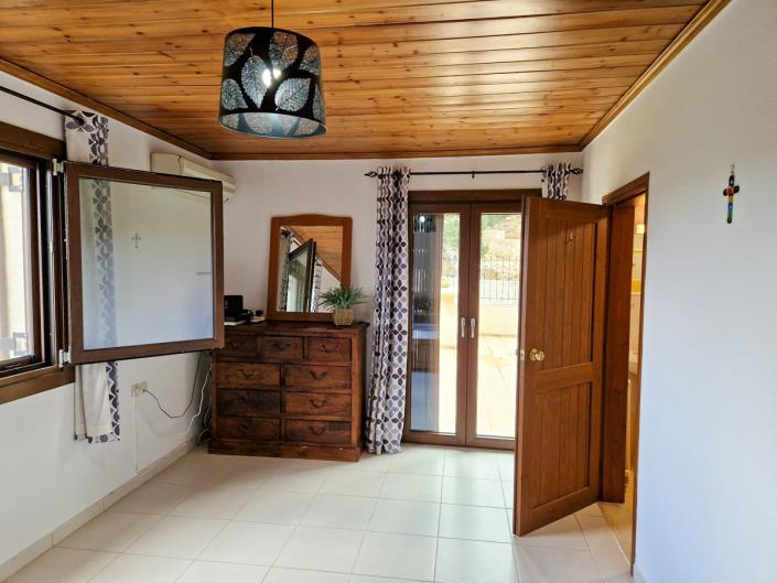 Image No.37-4 Bed Village House for sale