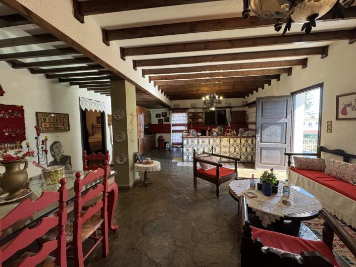 Image No.3-5 Bed House for sale