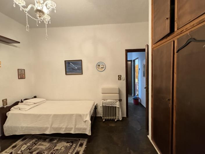 Image No.8-5 Bed House for sale