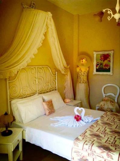 Image No.18-12 Bed Hotel for sale