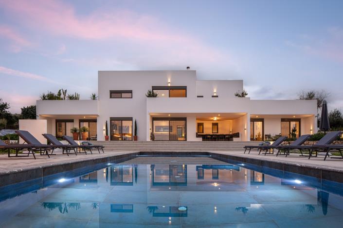 Image No.2-12 Bed Villa for sale