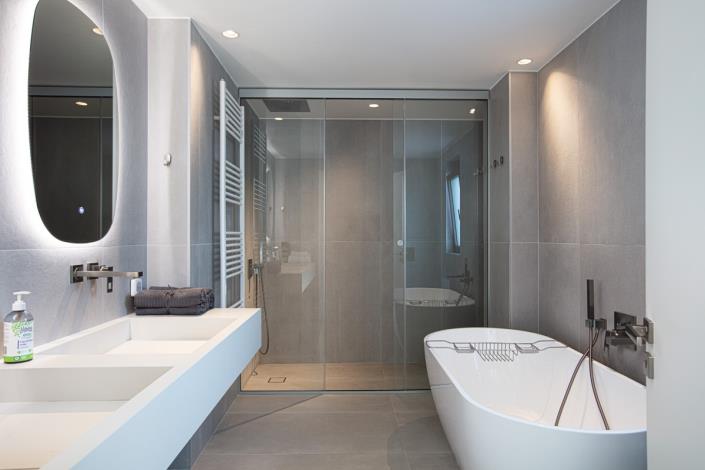 Image No.19-12 Bed Villa for sale