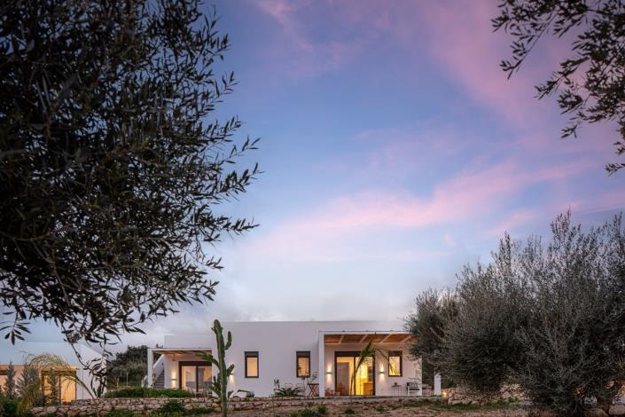 Image No.27-12 Bed Villa for sale