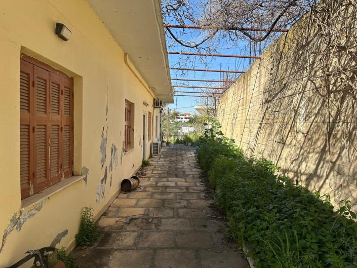 Image No.3-4 Bed House for sale