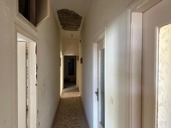 Image No.8-4 Bed House for sale