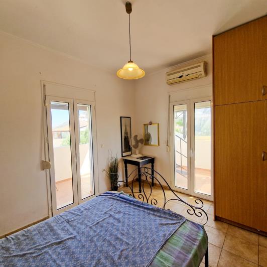 Image No.16-1 Bed Semi-Detached for sale