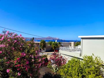 1 - Plaka, Maison