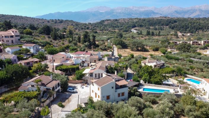 Image No.1-5 Bed House/Villa for sale