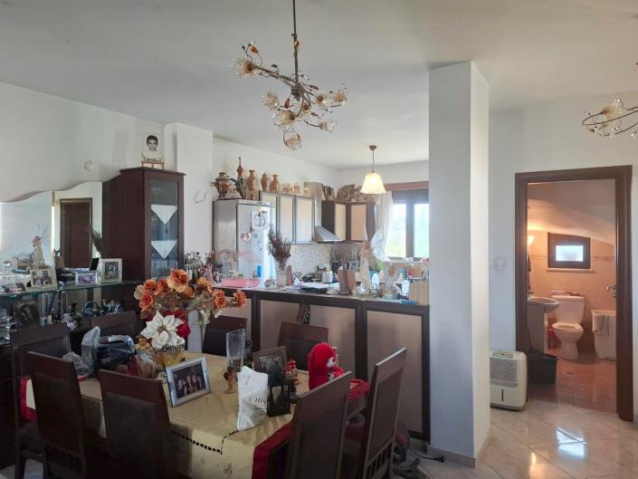 Image No.13-3 Bed Maisonette for sale