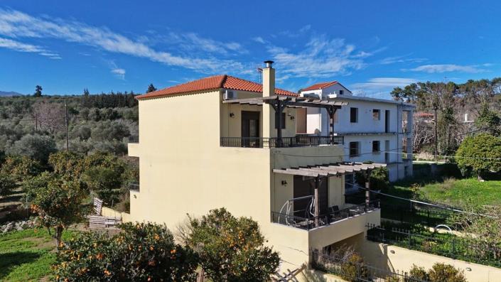 Image No.22-3 Bed Maisonette for sale