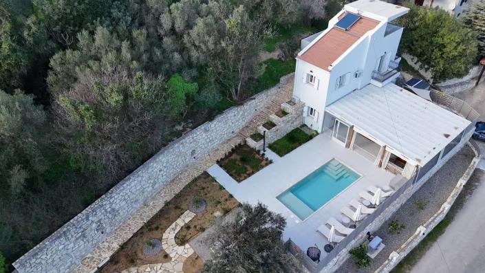 Image No.2-2 Bed Villa / Detached for sale