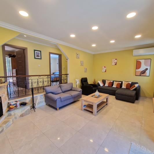 Image No.10-2 Bed Bungalow for sale