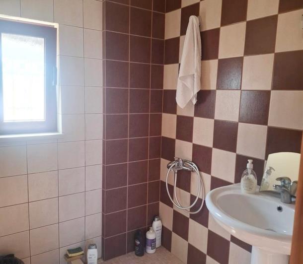 Image No.13-2 Bed House for sale