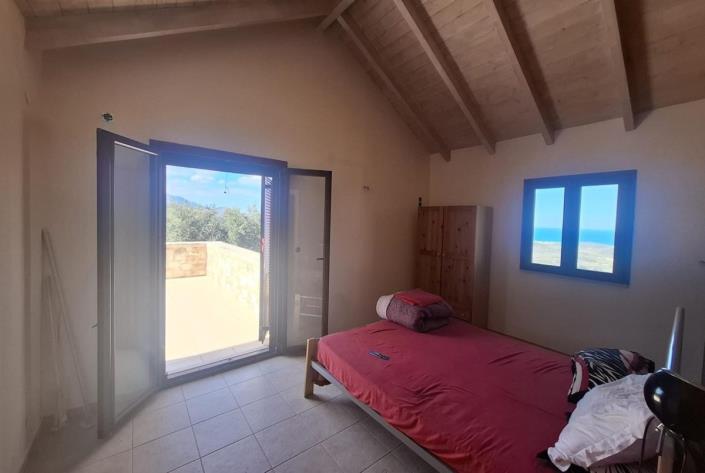 Image No.18-2 Bed House for sale