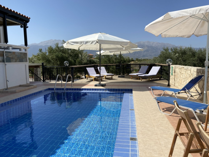 Image No.58-5 Bed Villa / Detached for sale