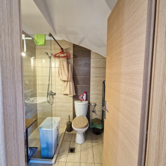 Image No.16-5 Bed Semi-Detached for sale
