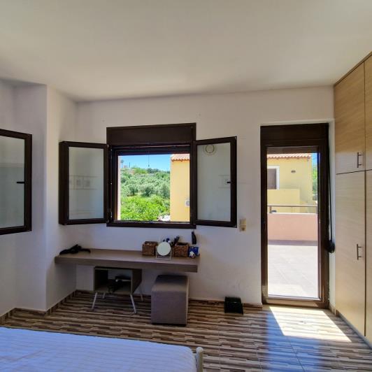 Image No.31-5 Bed Semi-Detached for sale
