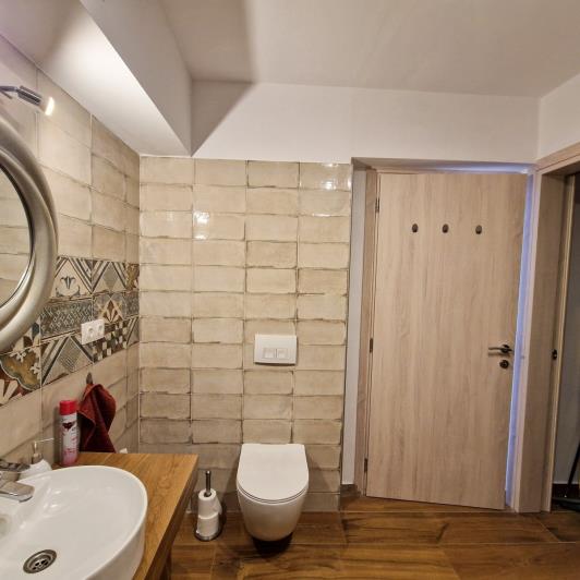 Image No.46-5 Bed Semi-Detached for sale