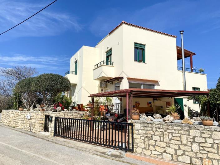 Image No.57-2 Bed Semi-Detached for sale