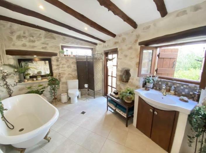 Image No.28-4 Bed Village House for sale