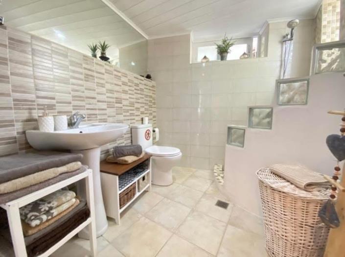 Image No.41-4 Bed Village House for sale