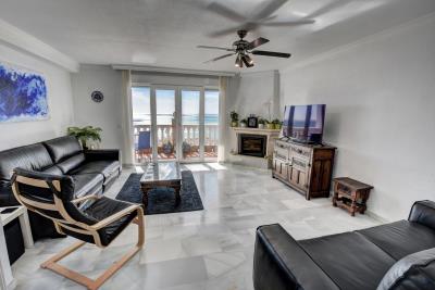 Beachfront-Townhouse-for-sale-in-Benalmadena-2026-02-13-001_2_3_4_5