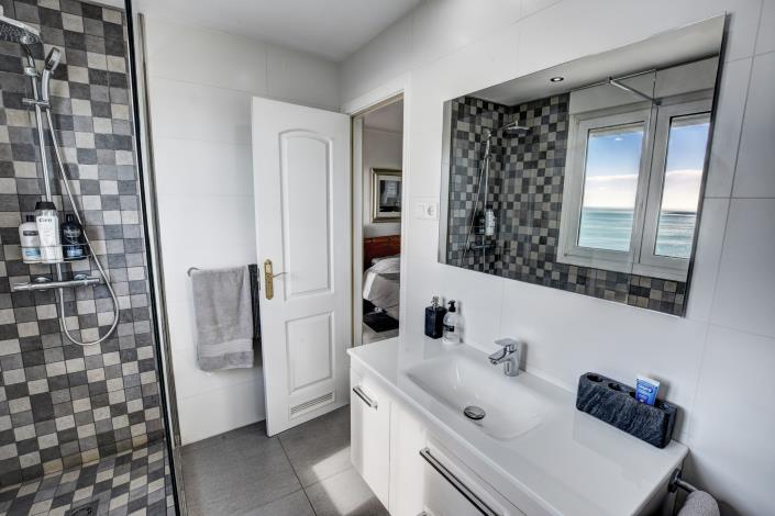 Image No.19-2 Bed Townhouse for sale