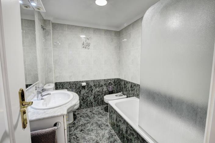 Image No.27-2 Bed Townhouse for sale