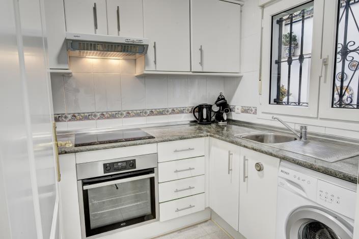 Image No.15-2 Bed Townhouse for sale