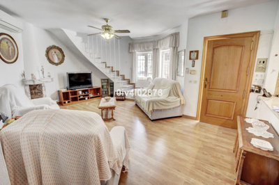10-bb915d1cb19341576dcdc994b81ab9c5