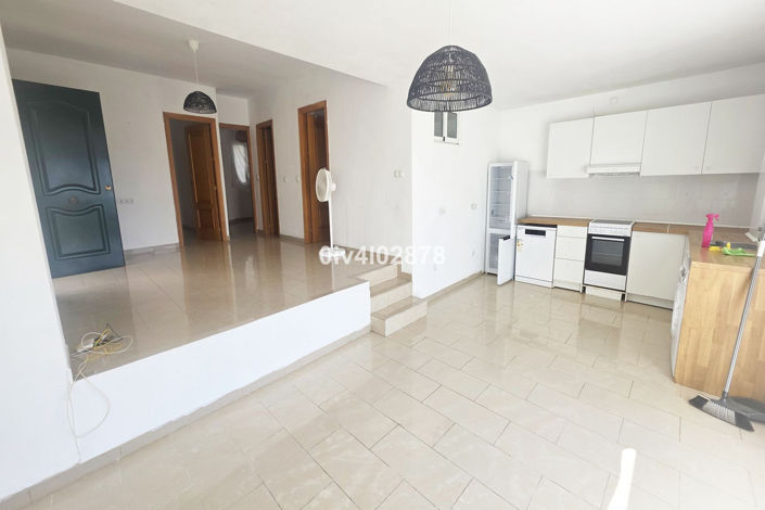 Image No.12-3 Bed Property for sale