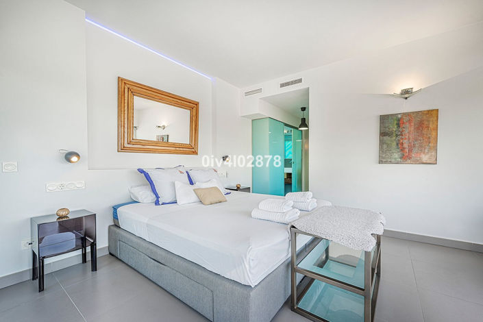 Image No.13-2 Bed Property for sale
