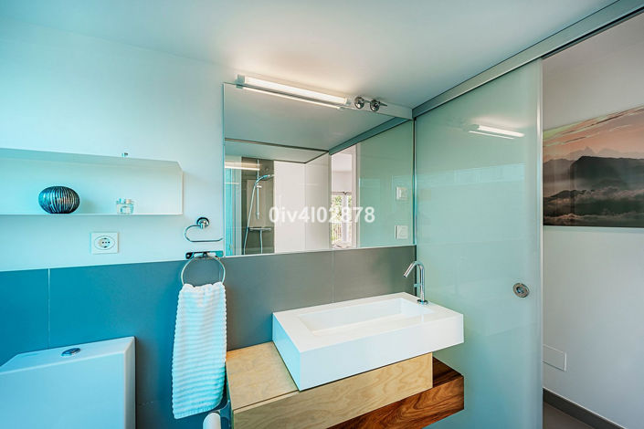 Image No.15-2 Bed Property for sale