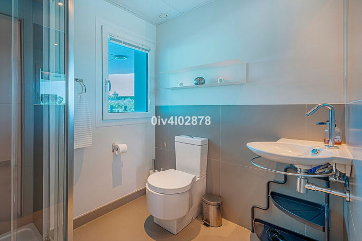 Image No.19-2 Bed Property for sale