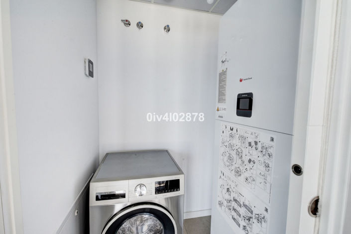 Image No.12-3 Bed Property for sale
