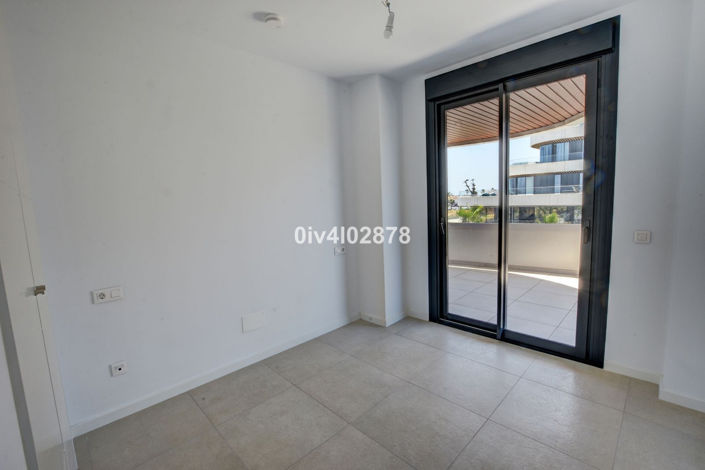 Image No.17-3 Bed Property for sale