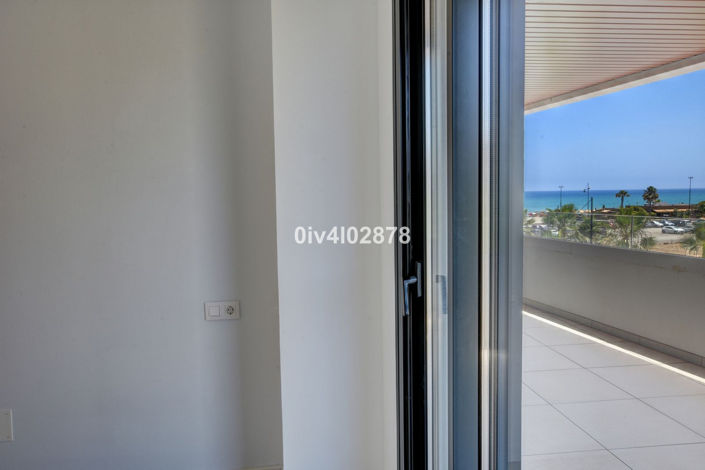Image No.19-3 Bed Property for sale